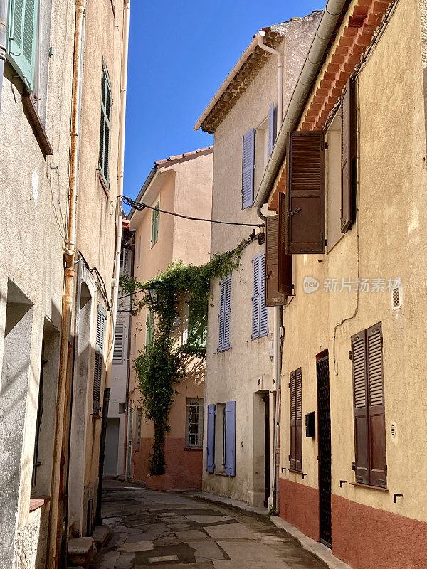 法国- Côte d 'Azur - Antibes -老城区的小街